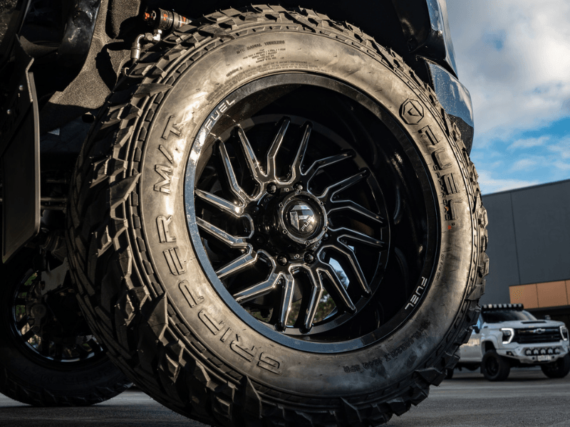 Chevrolet Silverado 2500HD Wheel and Tyre Combo