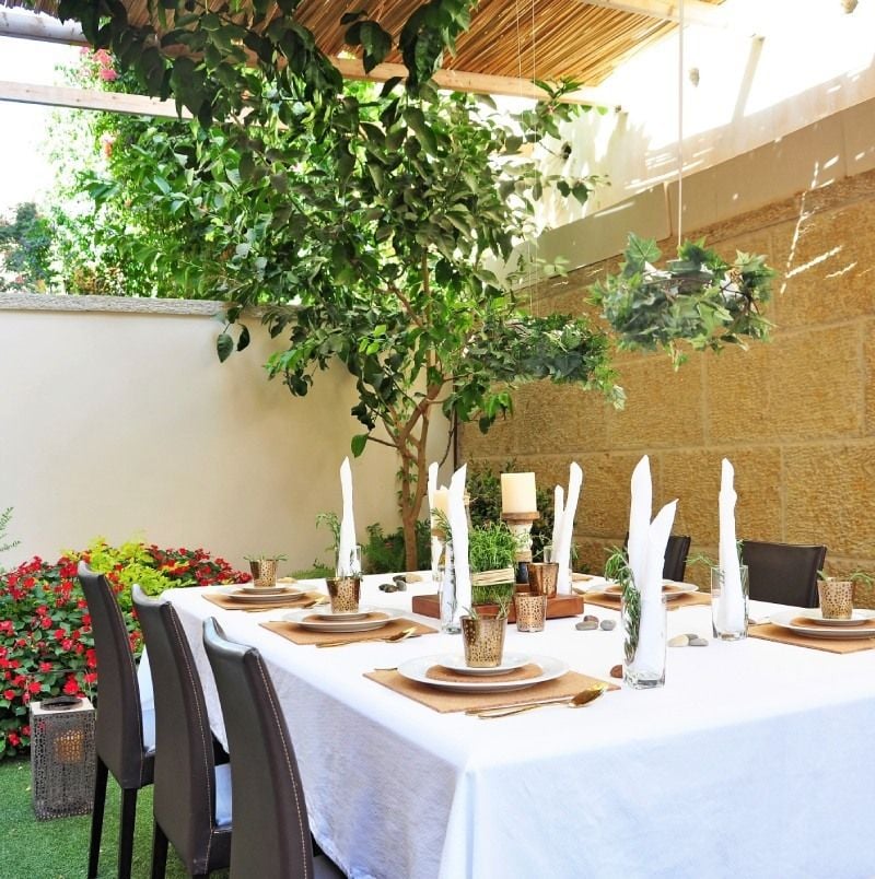 Gorgeous Succah Decor