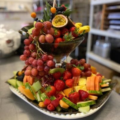 Fruit sale tray arrangements