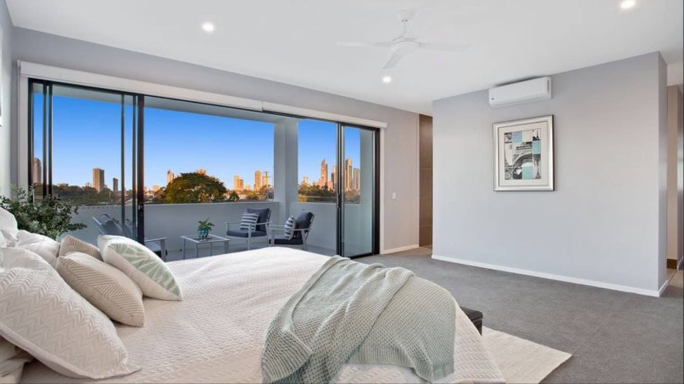 Property Flippers Image -621c4461ed675