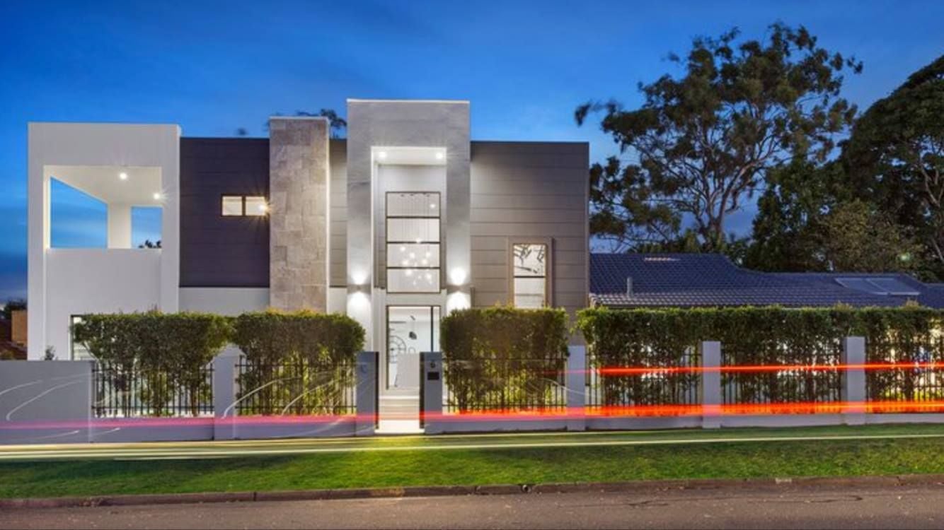 Property Flippers Image -621c44626ba38