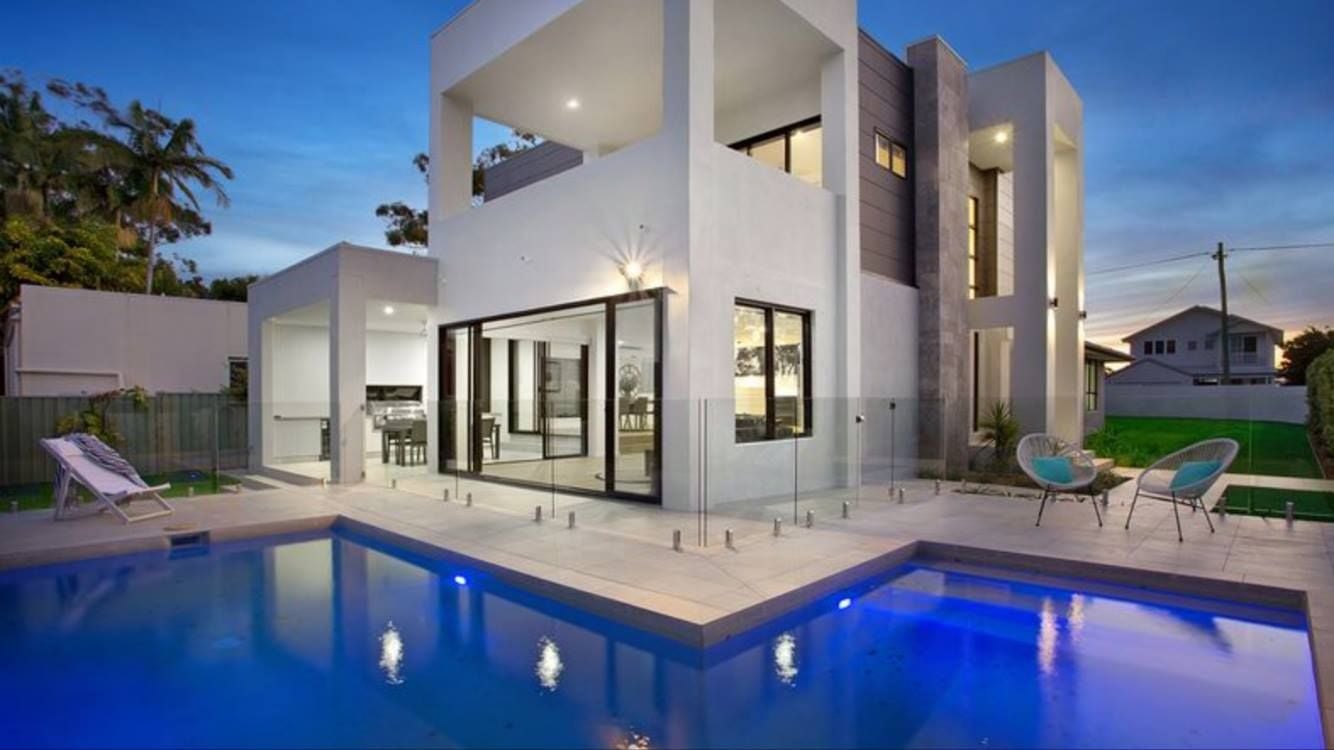 Property Flippers Image -621c44629ba19