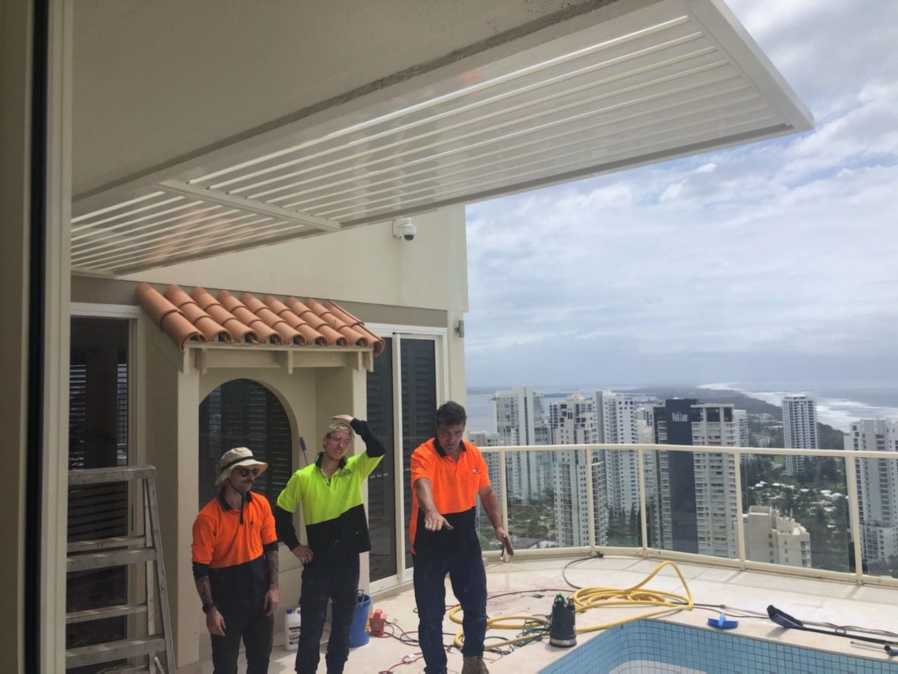 Aluminium Awing Image -622ee36e91470