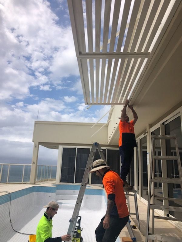 Aluminium Awing Image -622ee36f1658a