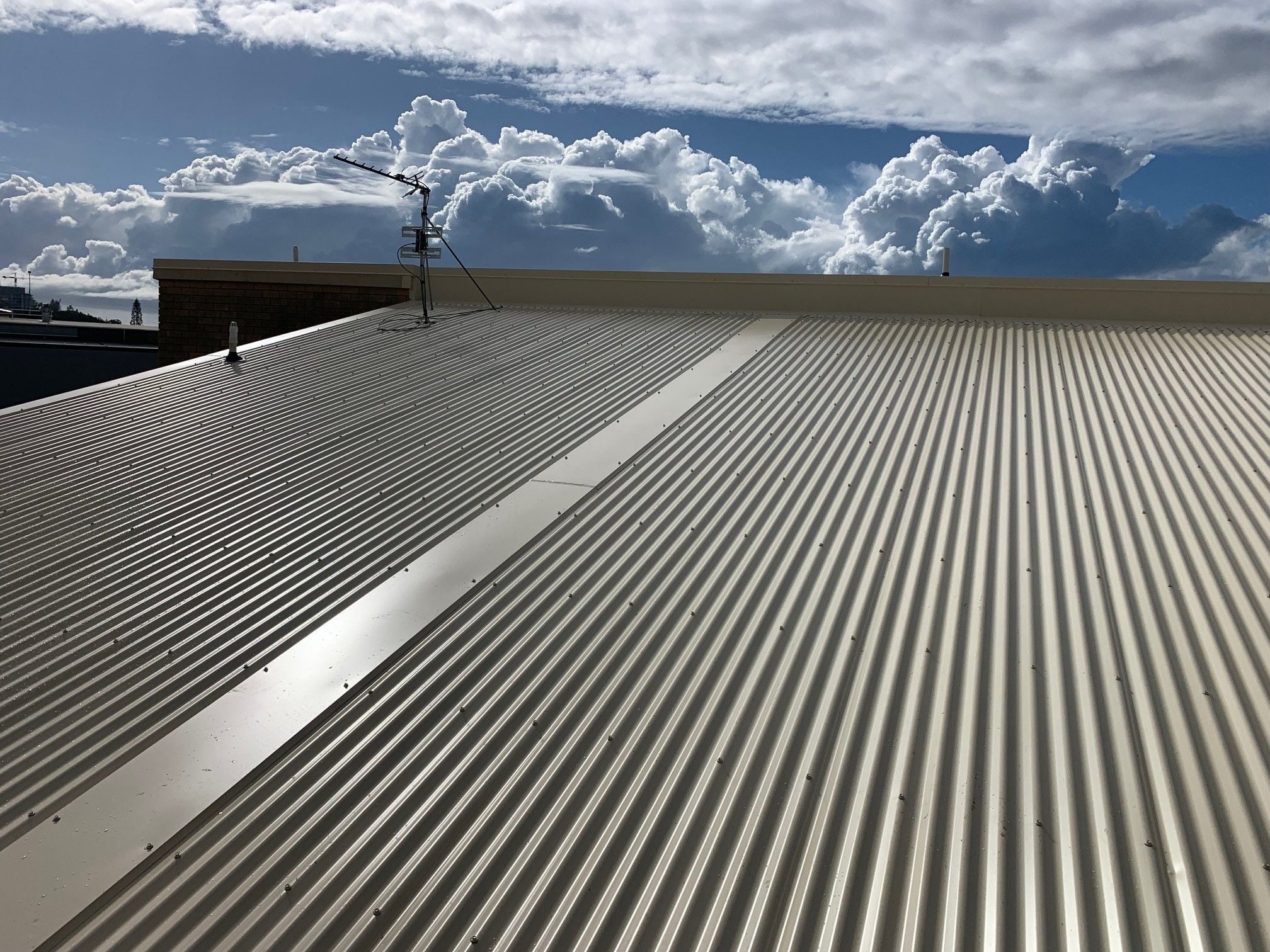 Decramastic Tile Roof to a Colorbond Image -64daf7f51a136