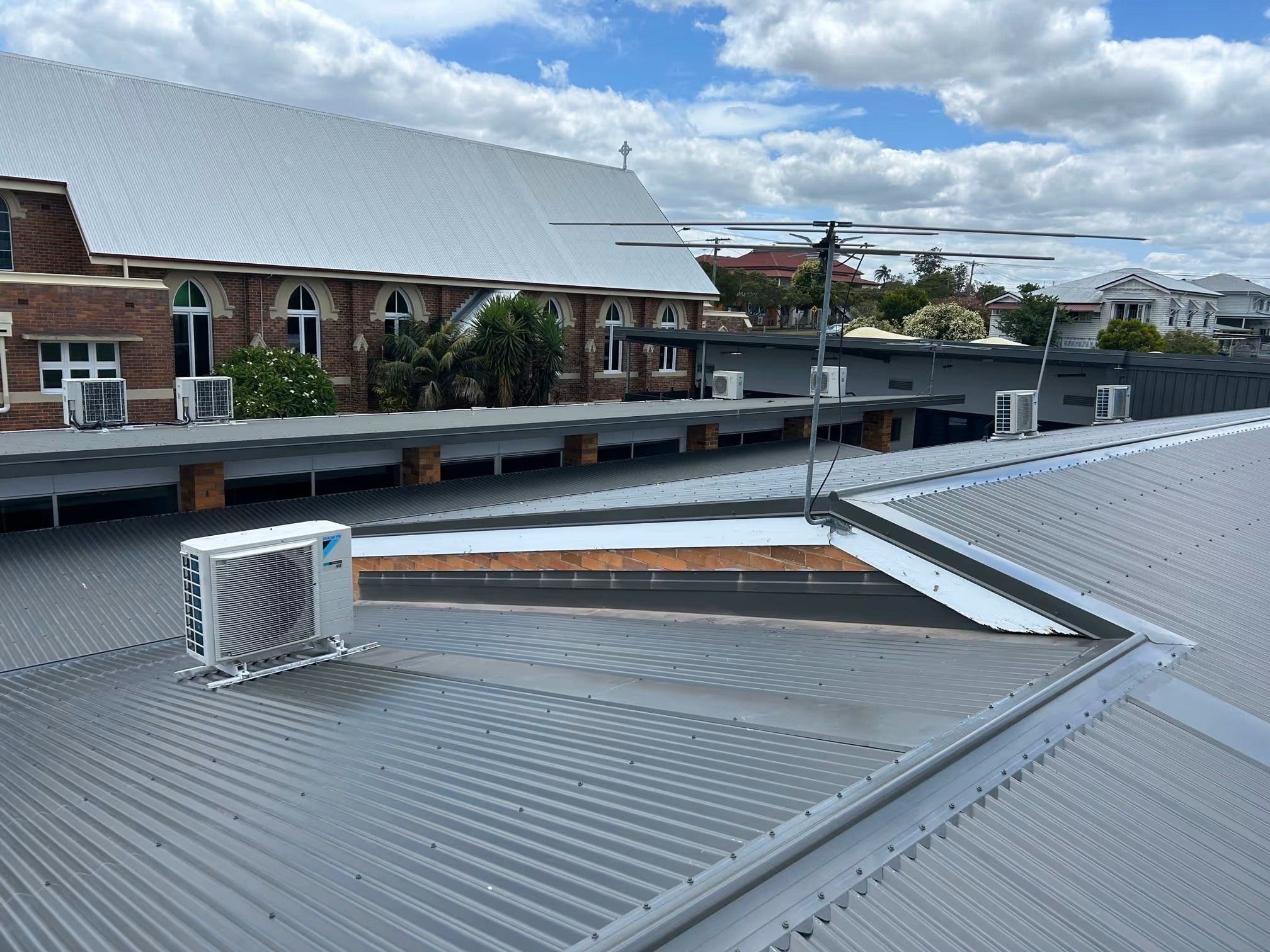 Booval Primary School Image -69aa5efc91ca5