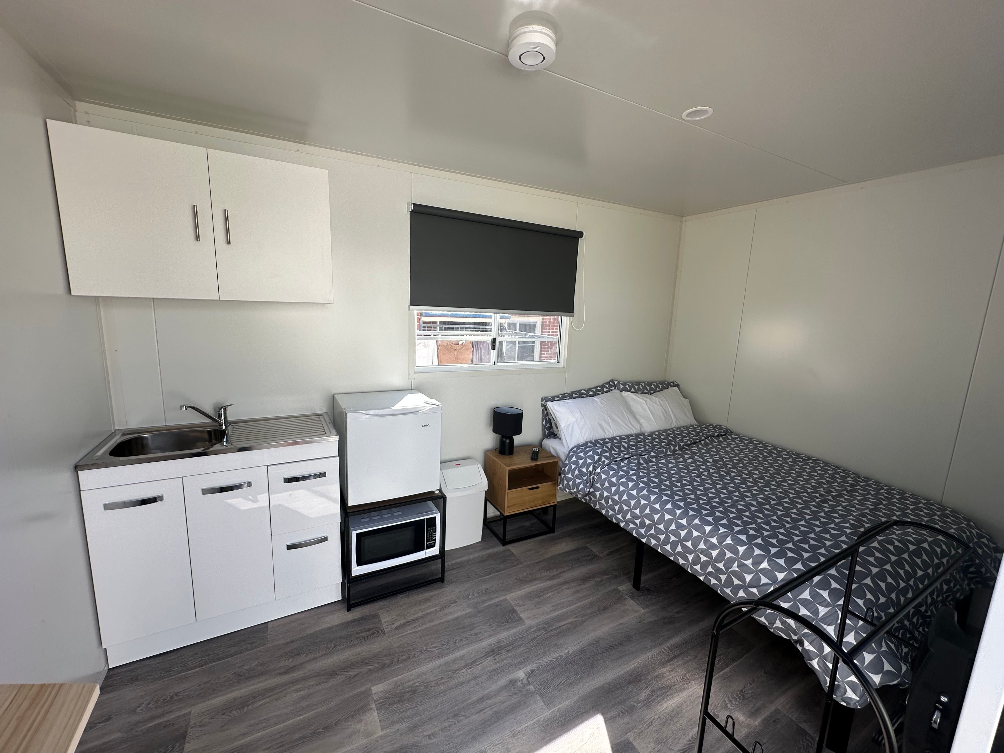 Ensuite Room Furnished with Kitchenette Ensuite Portable Rooms Image -677f5cd4982fc