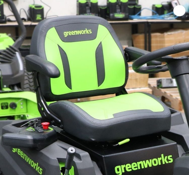 Greenworks 60V CRT426 Gen 1.5 42″ Ride-On Mower