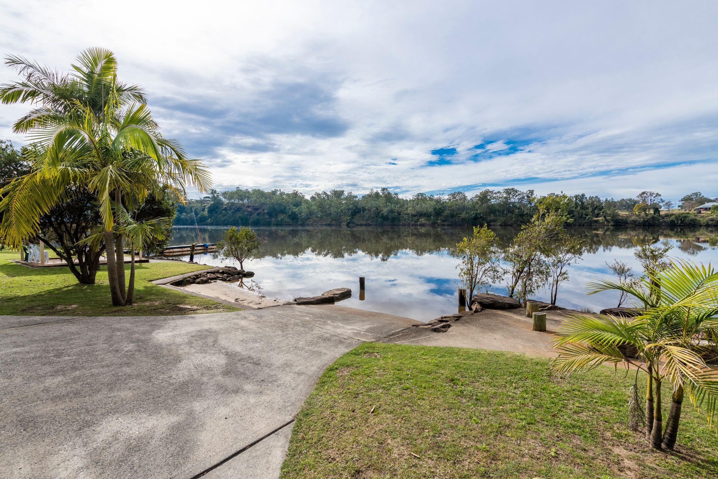 Clarence River House Gallery Image -634ca5b7c5da3