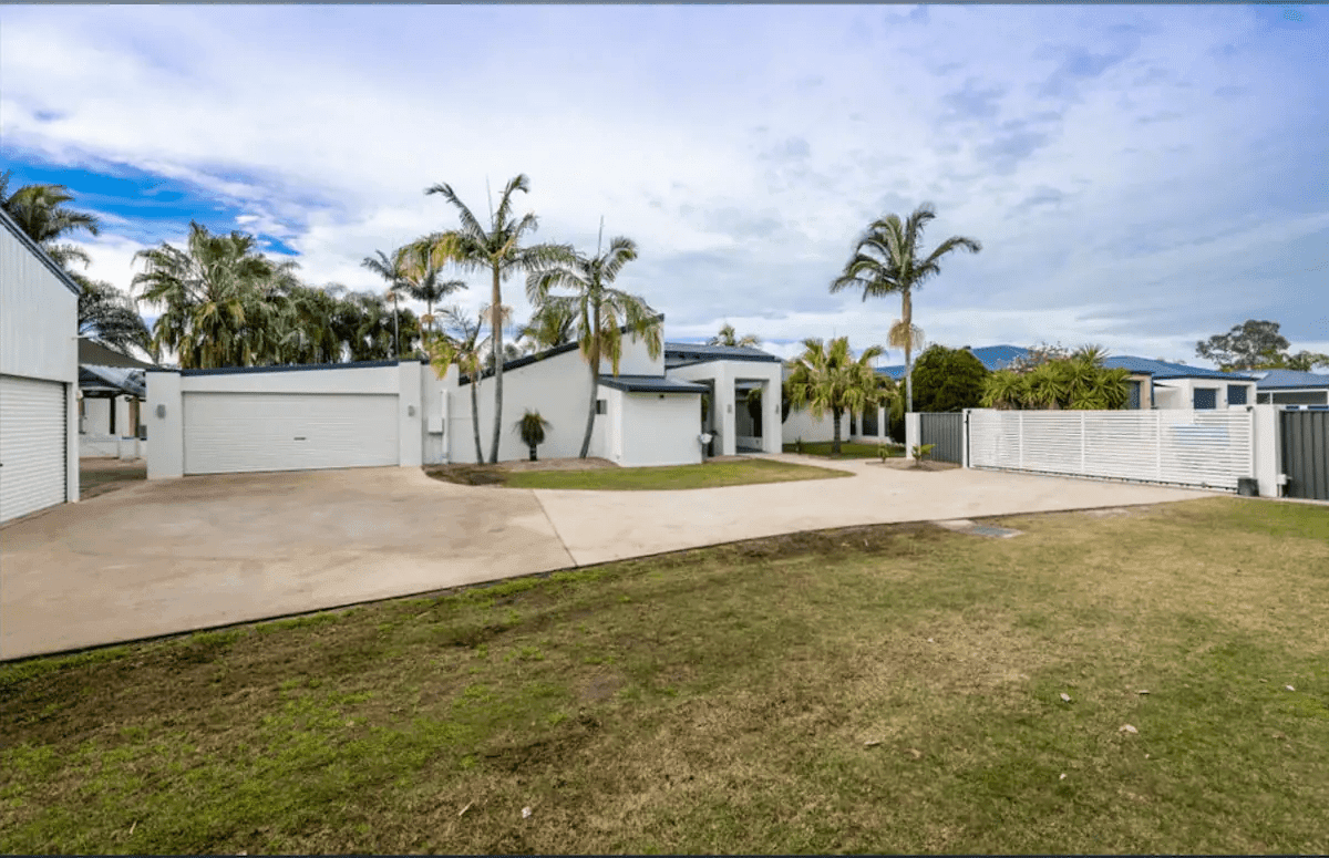 Clarence River House Gallery Image -634dde1a276fd