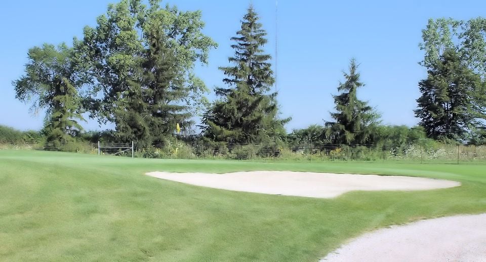 Wildwood Golf Course Image -64ff6a2416402