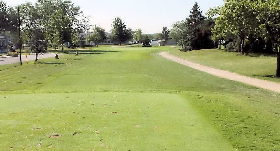 Wildwood Golf Course Image -64ff6a24697e1