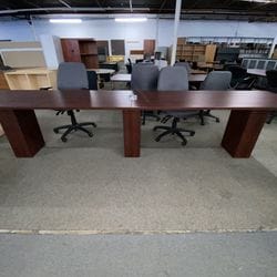Pre-Owned Desks Image -6595cd63bcd35