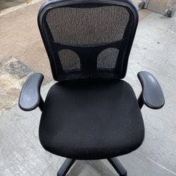 Pre-Owned Chairs Image -6595cdf296d43