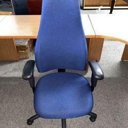 Pre-Owned Chairs Image -6595cdf3bc6cf