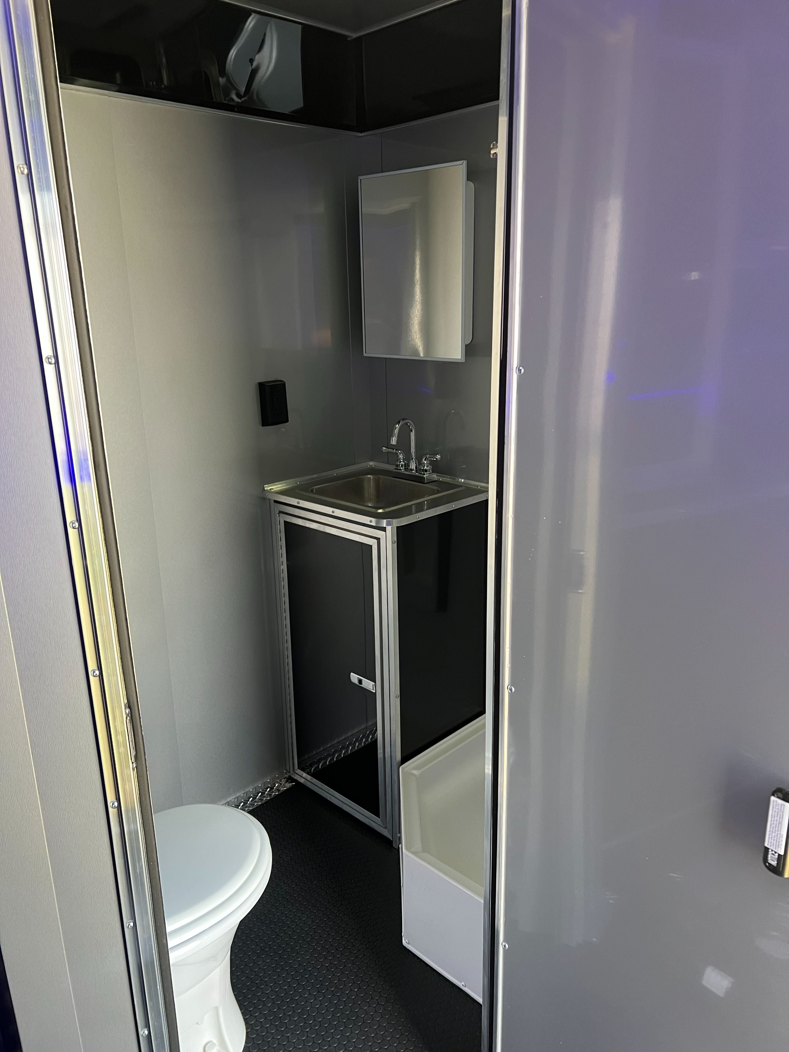 Custom Race Car Trailers Image -6604692274582