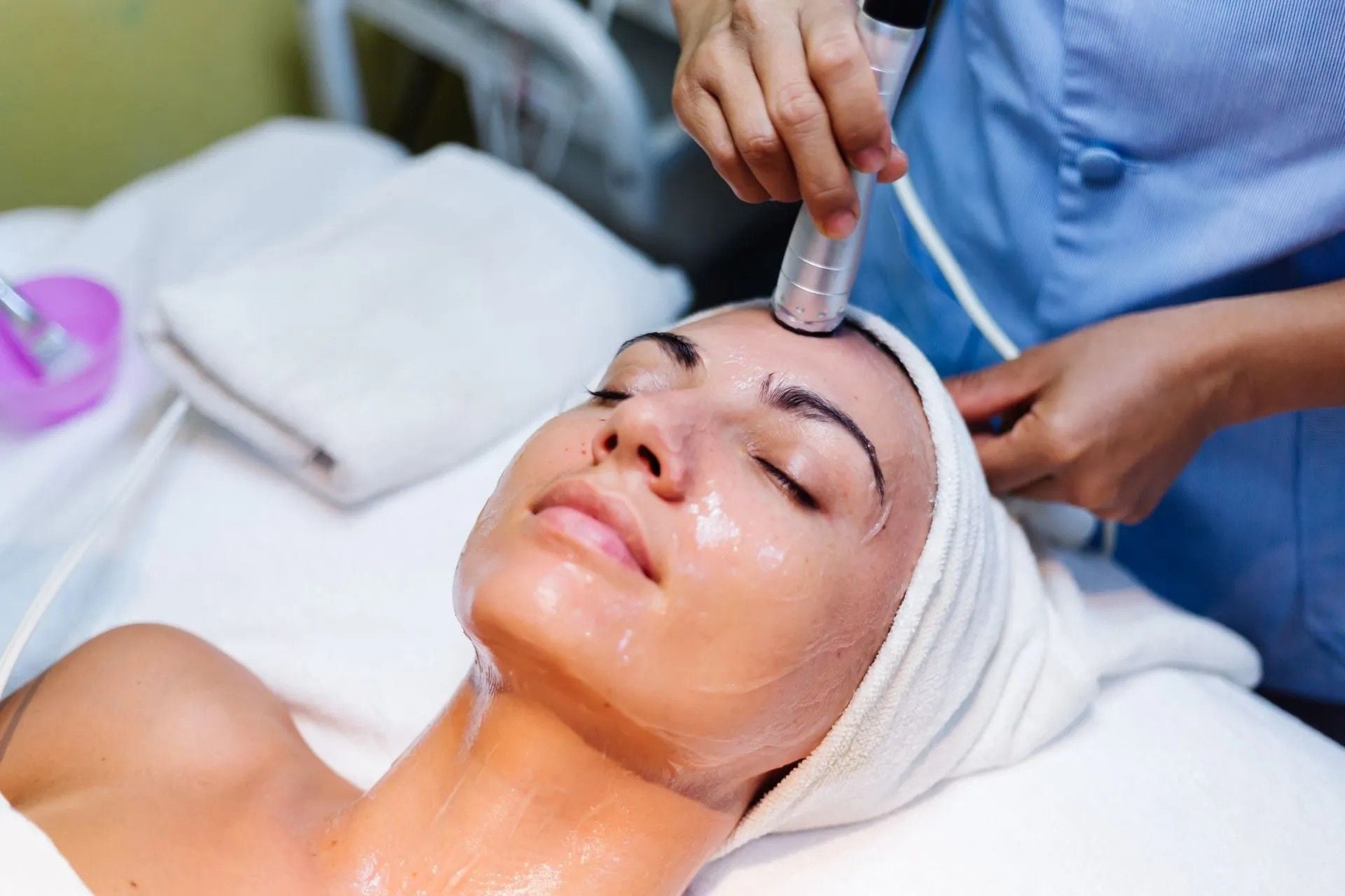 Why HydraFacials? Understanding the Hype around This Treatment at Visage Rejuvenation Why HydraFacials? Understanding the Hype around This Treatment at Visage Rejuvenation