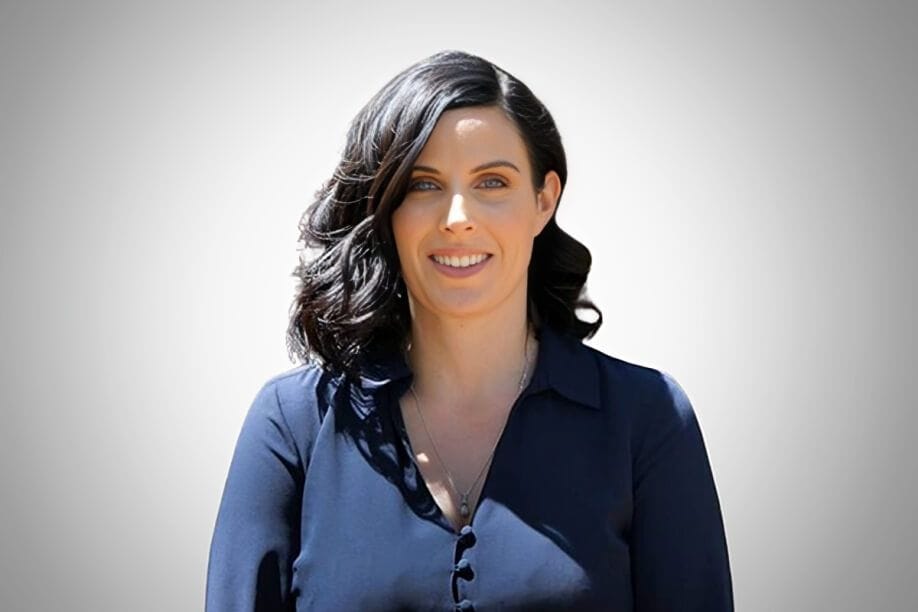 Dr Dani Hoolahan