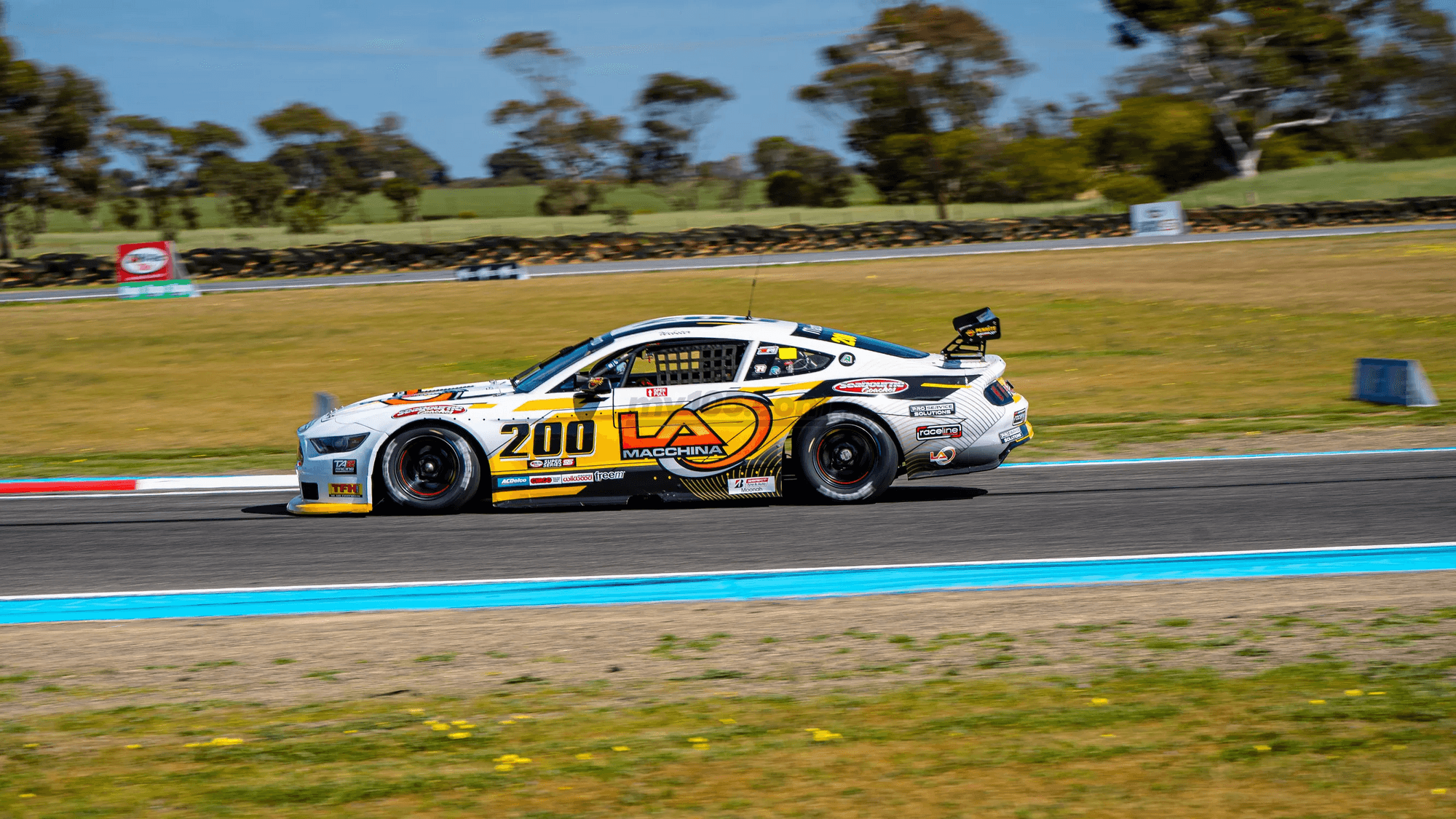 2022 Howe TA2 Mustang