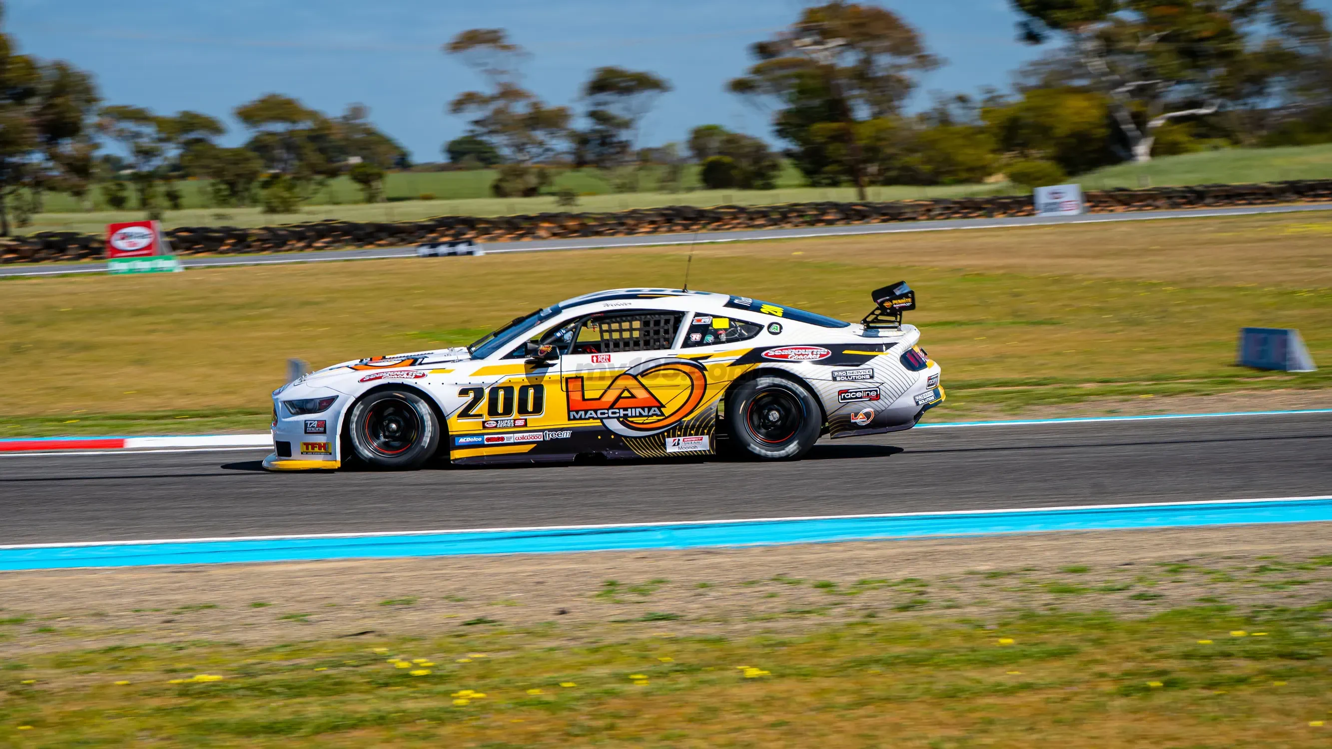 2022 Howe TA2 Mustang