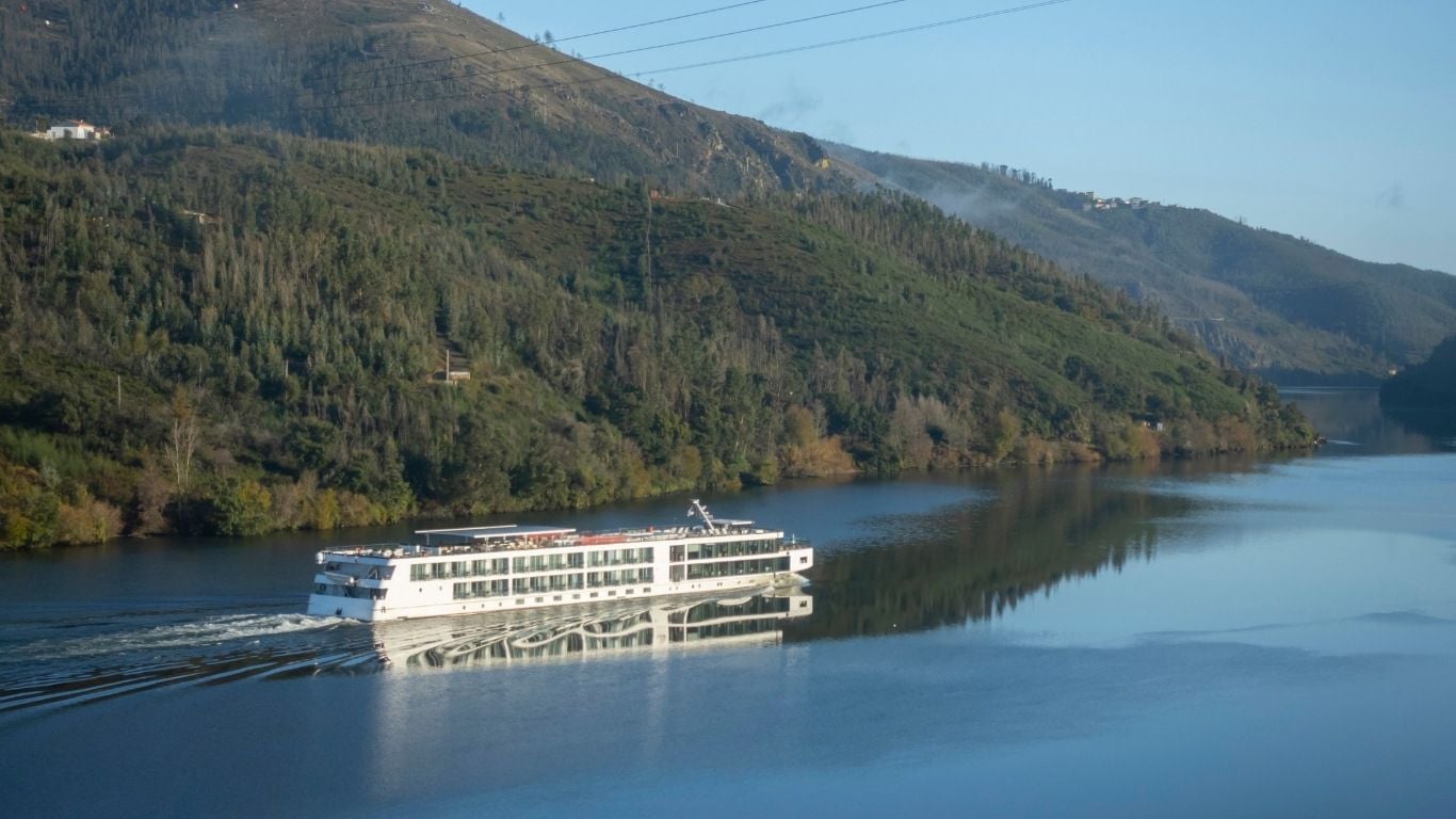 Ocean Cruises vs. River Cruises: Which One Is Right for You?