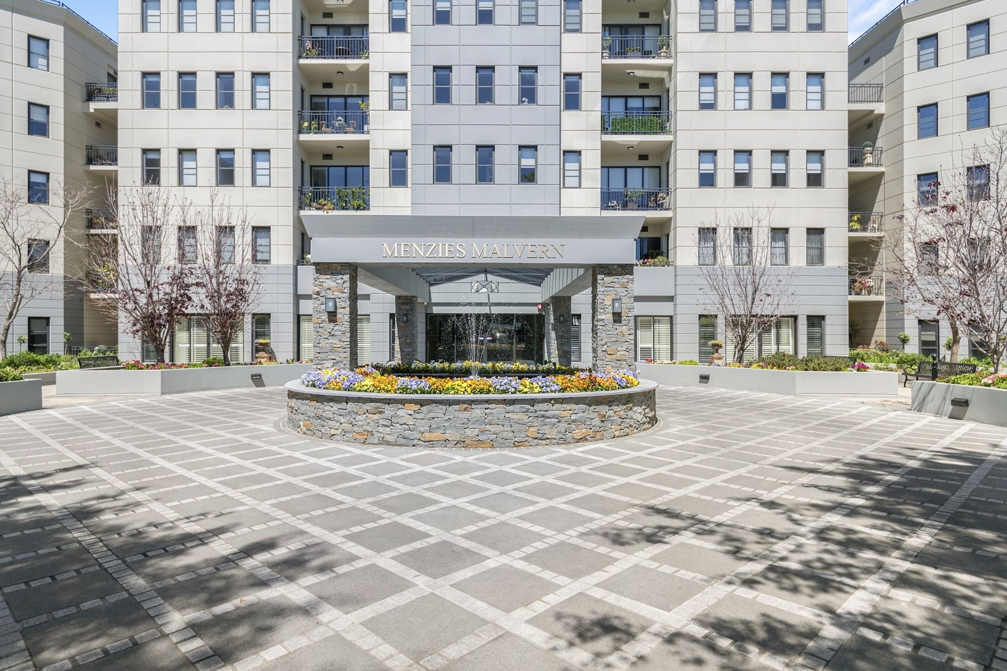 Grey Granite Cobbles with Black Granite Paver Granite Image -69a8b9088aa38