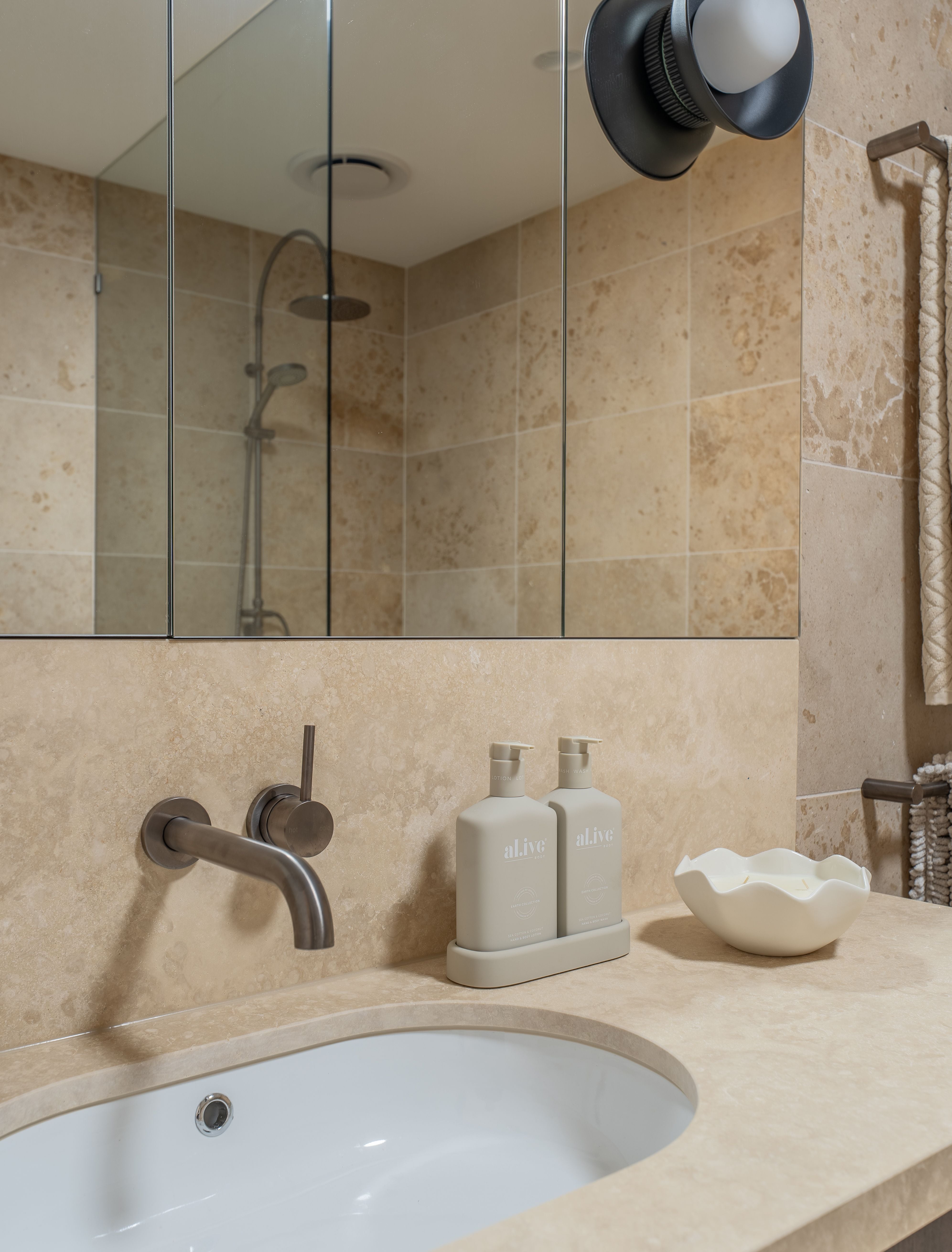Classic Travertine Travertine Image -69cb57e8bdc90