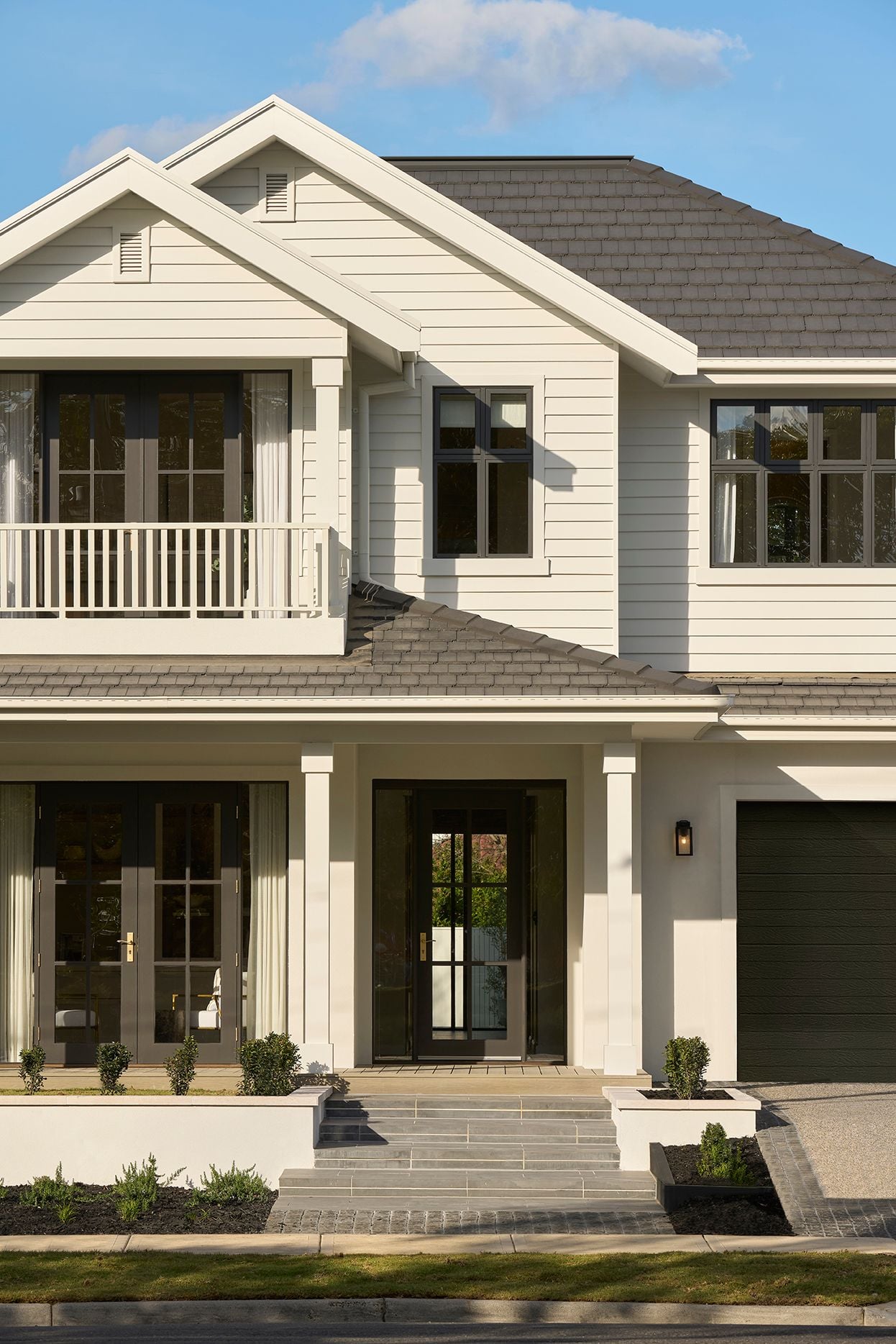 Patara Limestone On Wall, Bluestone Steps & Bluestone Cobbles Driveway
