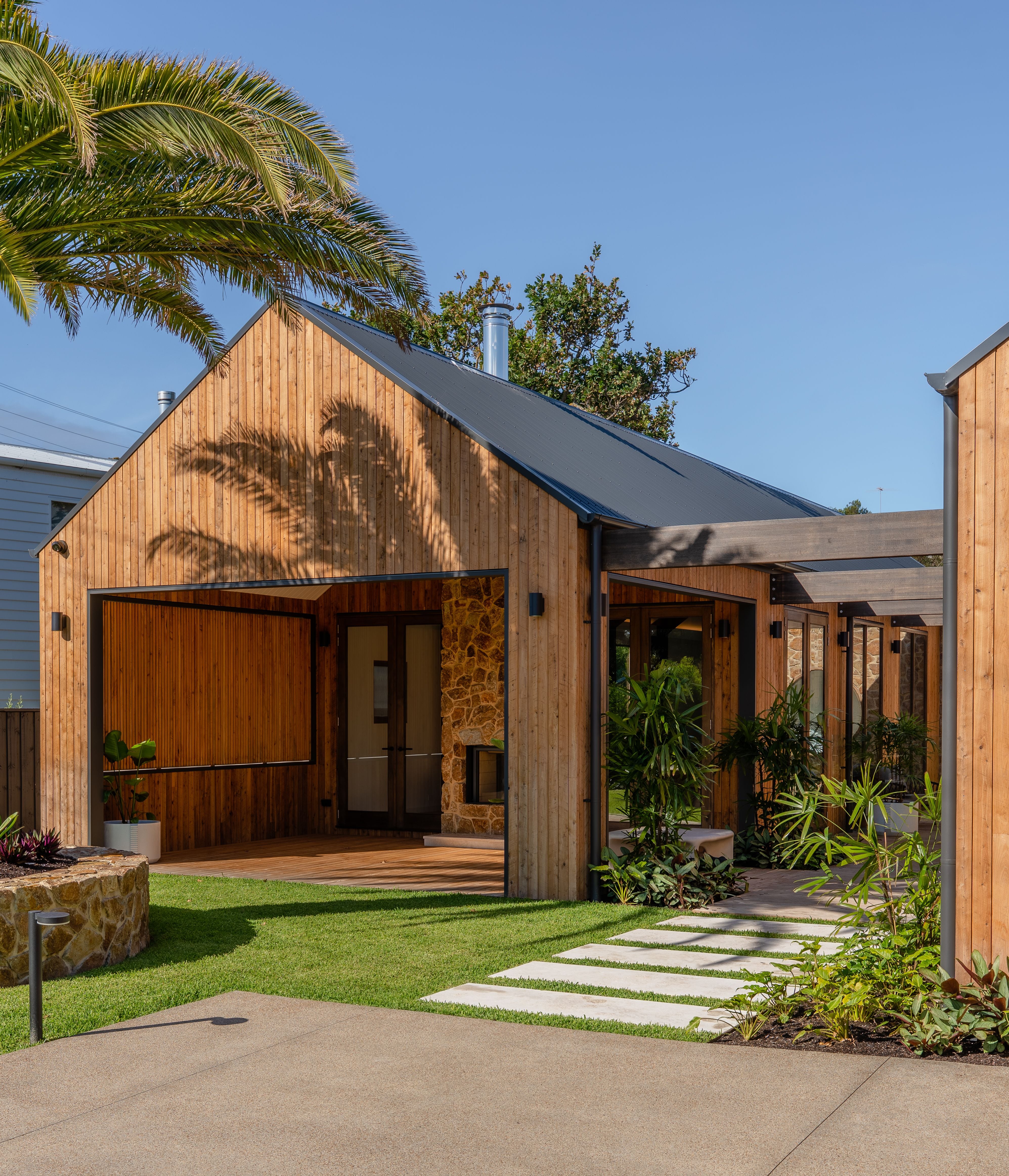 Classic Travertine Pavers & Colorado Wall Cladding