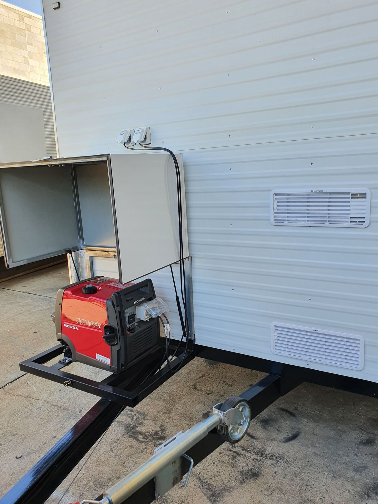 Traymark Industrial Caravans Lunch Room Van Gallery Image -614286f8ed190