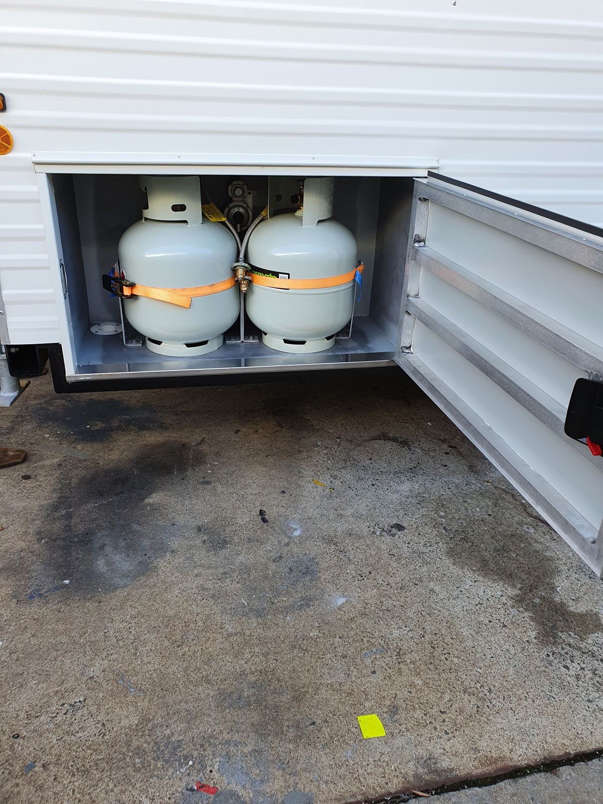 Traymark Industrial Caravans Lunch Room Van Gallery Image -614286fa8f40f