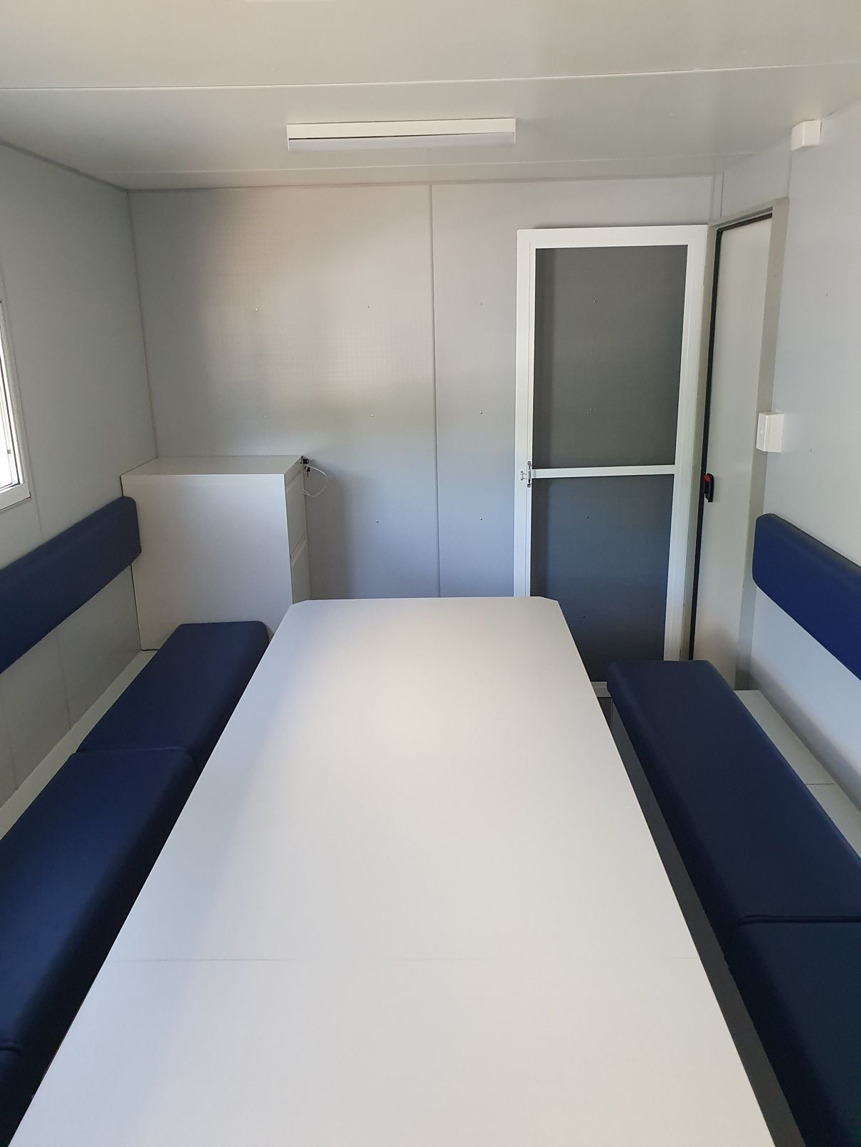 Traymark Industrial Caravans Lunch Room Van Gallery Image -614286fb19306