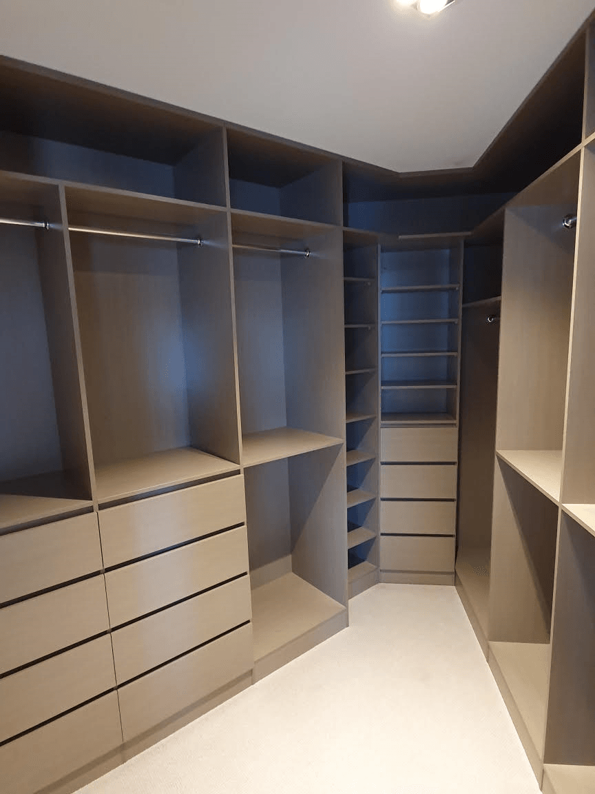 Polytec Rocco Lini Matt WIR. Full colour backing and shadow line to ceiling. Designed to suit angled corner for maximum storage