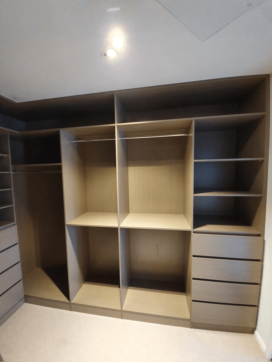 Polytec Rocco Lini Matt WIR. Full colour backing and shadow line to ceiling. Designed to suit angled corner for maximum storage