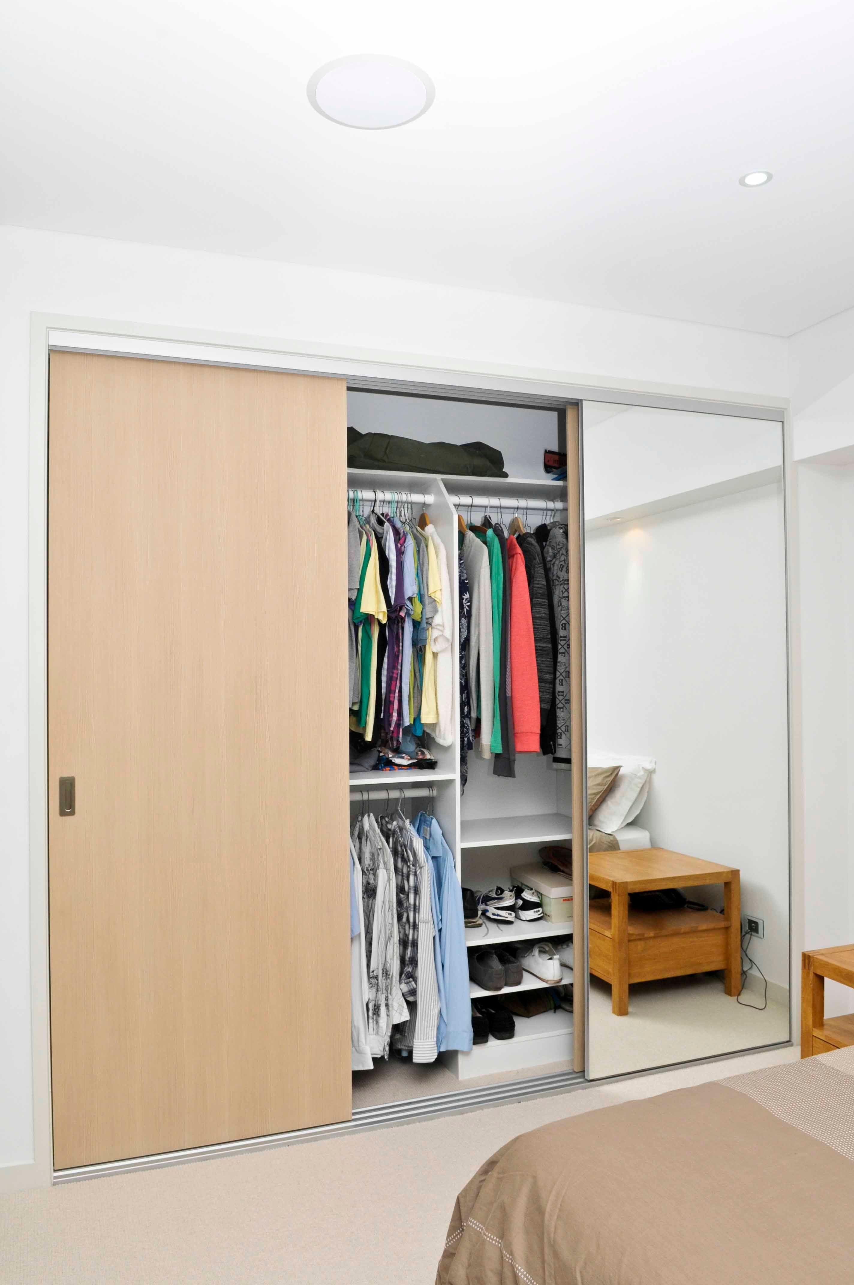 Build in robe using White HMR Melamine with double hang and shelving