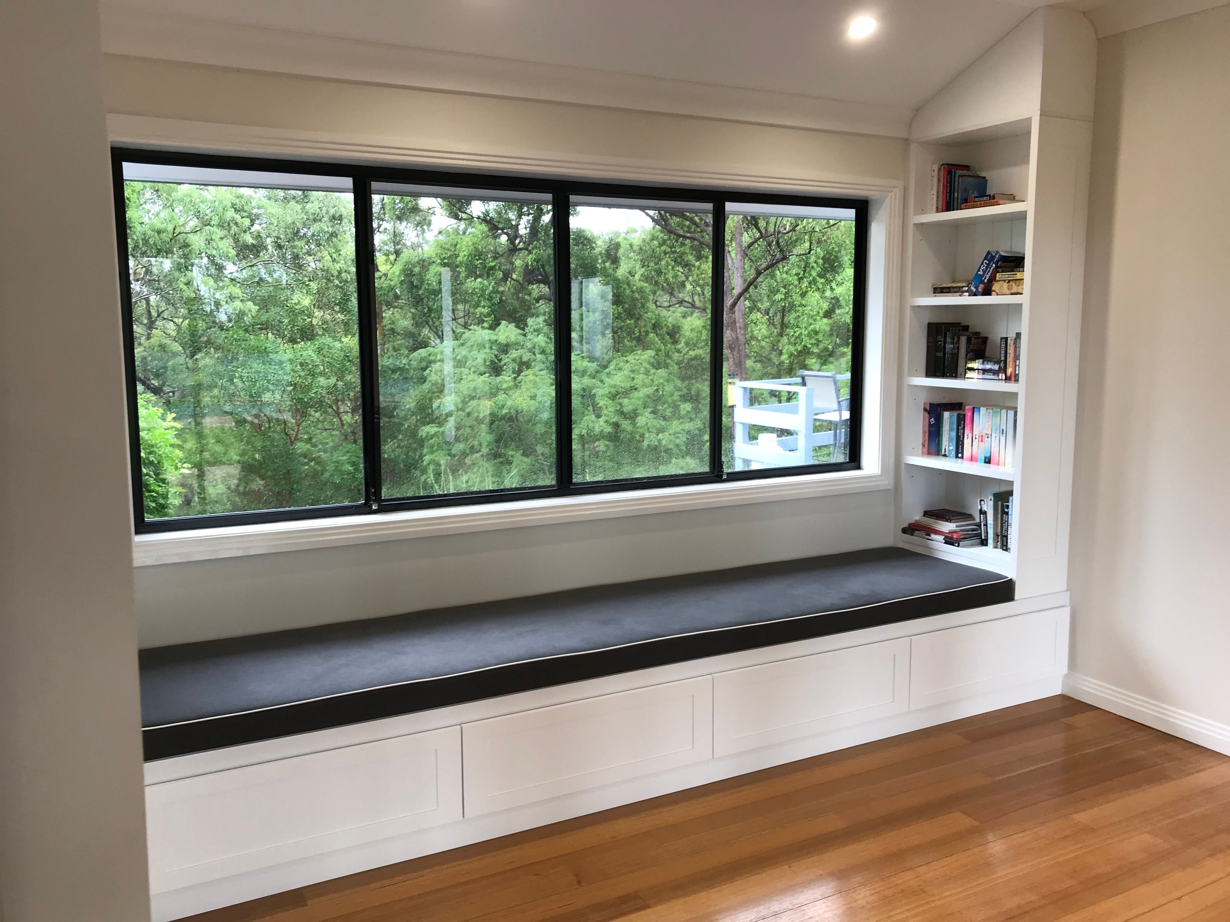 Day lounge/ window seat with book & drawer storage. 2 pack painted finish. Shaker profile drawer fronts & end feature panel. Bulkhead to suit ceiling