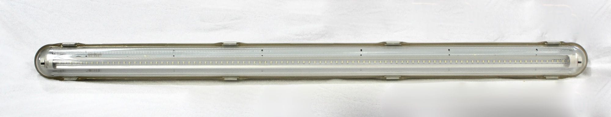 Light fitting IP65 rated with single 18W  LED Tube 1200mm and inbuilt driver. 50,000 Hour Life span. Suitable for Cool rooms & Freezer rooms