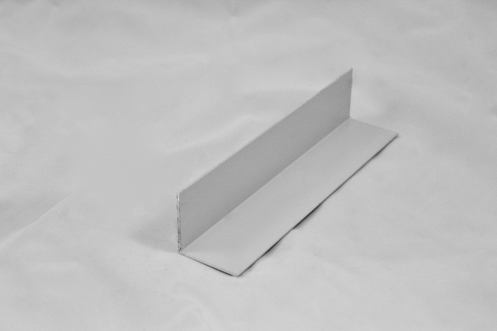 Aluminium Angle Surfmist Per Metre