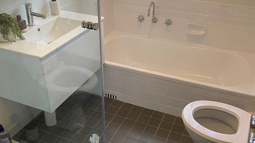 Bath Resurfacing & Re-Enamelling