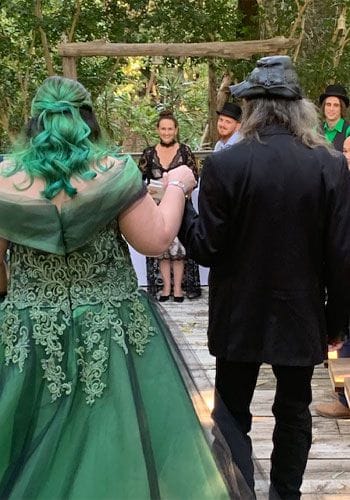 Alternative wedding celebrant Liz Pforr Alternative wedding celebrant Liz Pforr