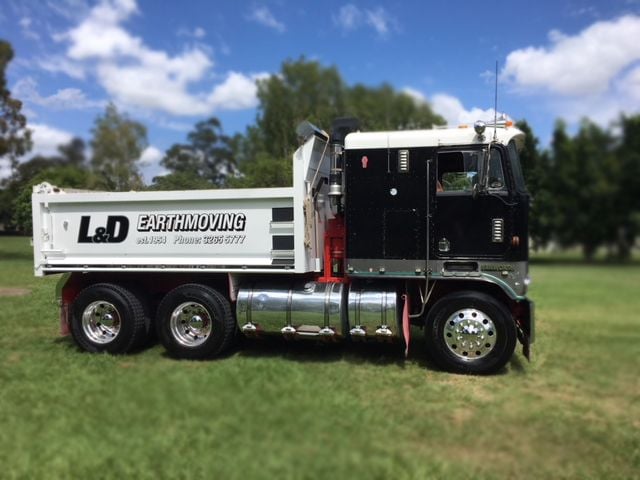 Tipper Trucks - More Images Image -5ae1cb124e36f