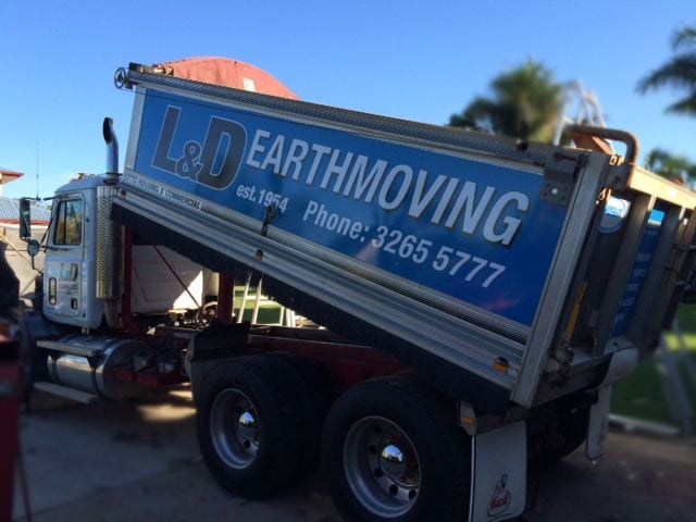 Tipper Trucks Image -5aeb154c4738d