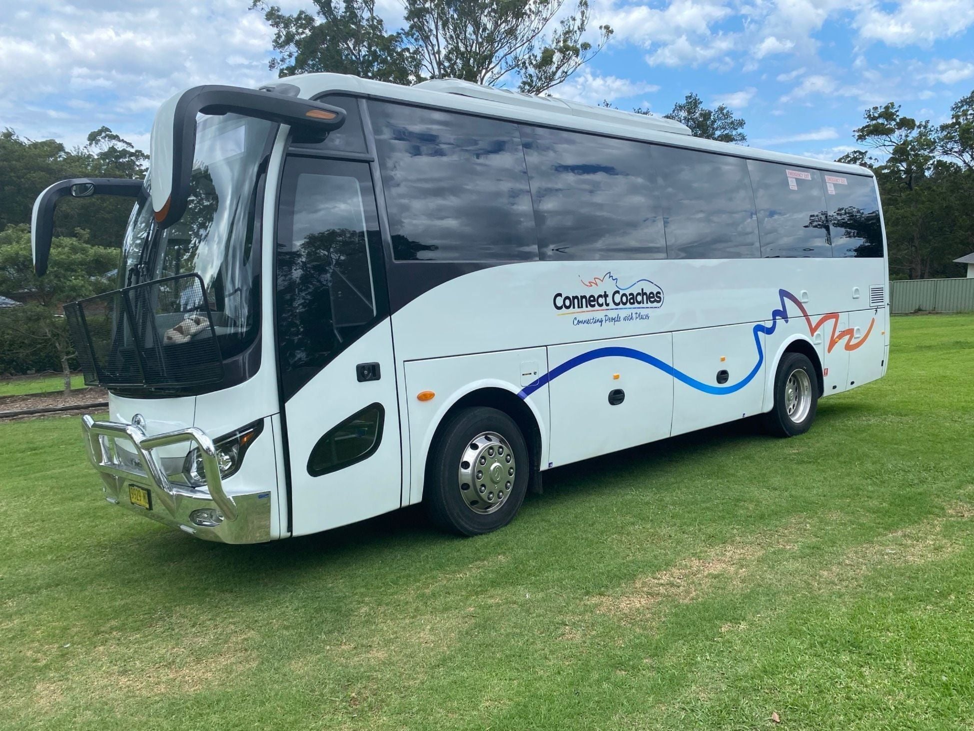 Connect Coaches : 2024 Mid Size Coach