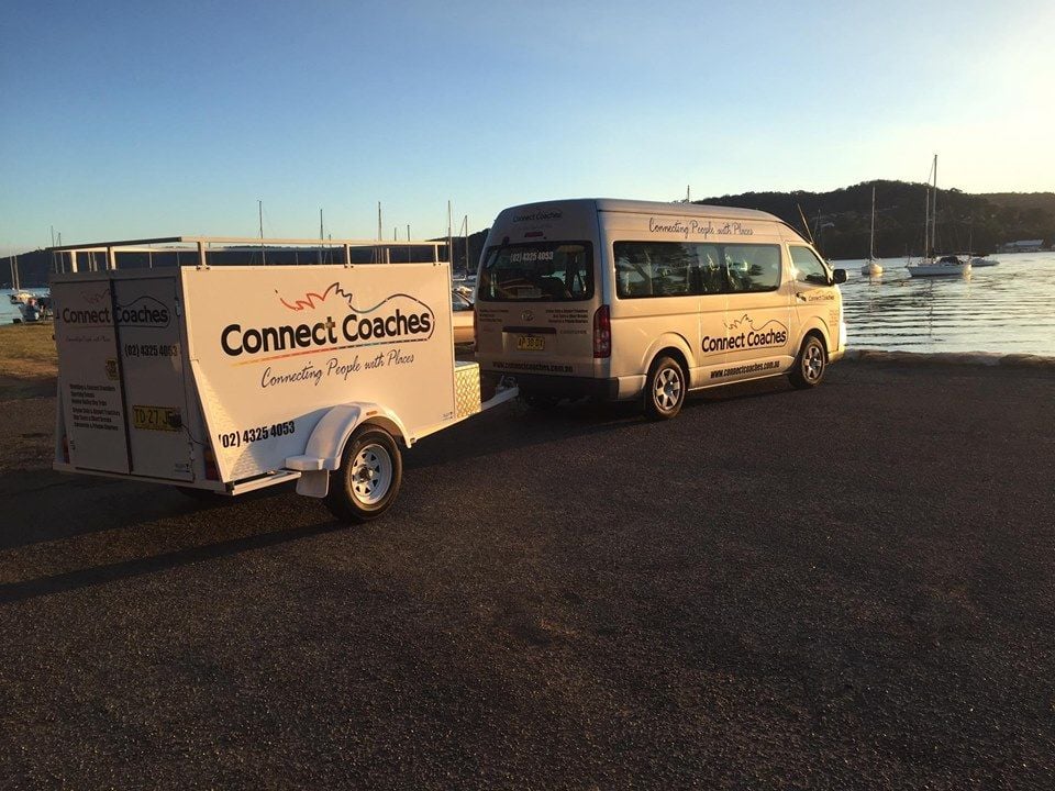 14 Seat Toyota Hi Ace 14 Seat Toyota Hi Ace