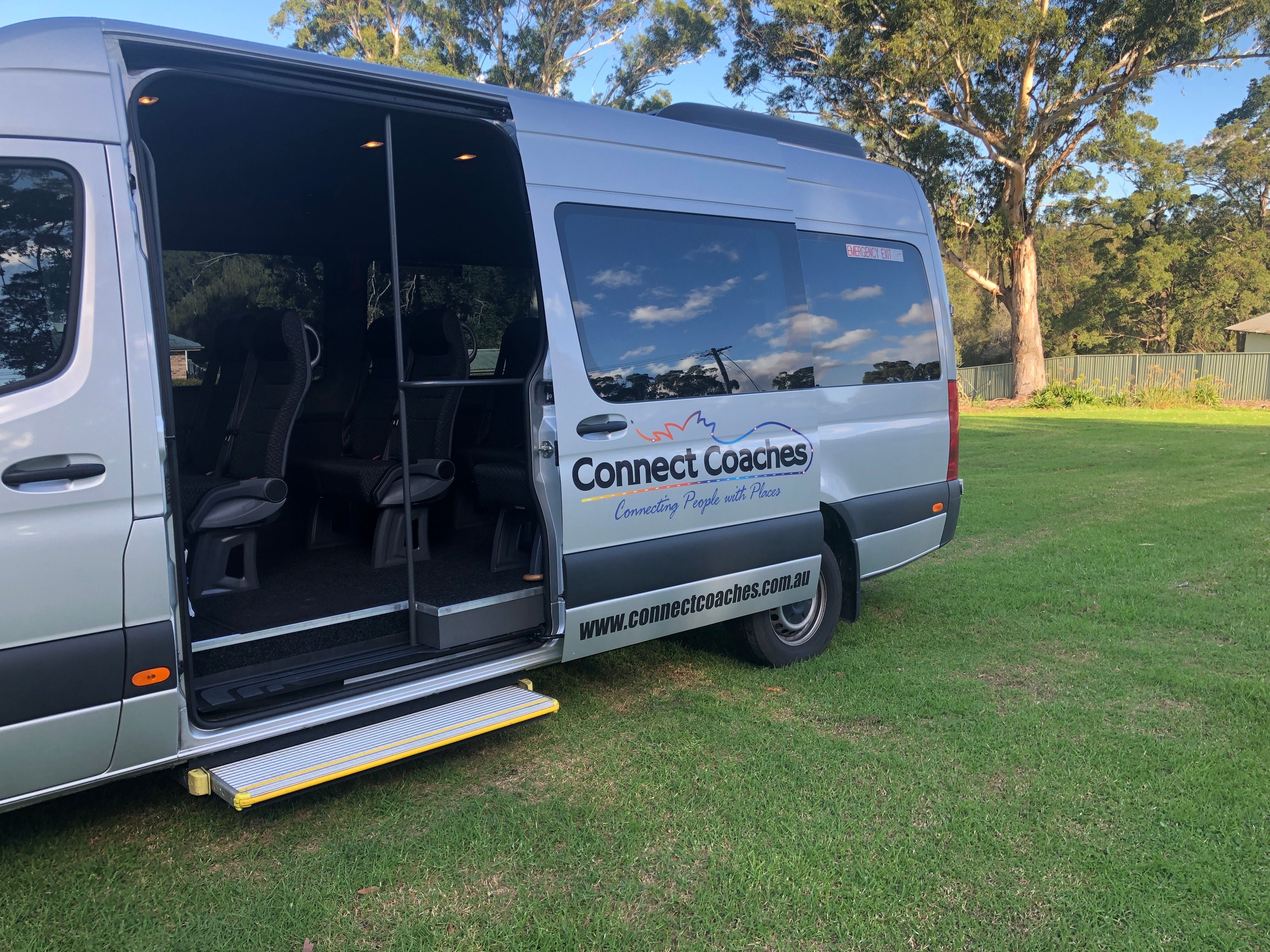 2020 Mercedes Benz Sprinter - 14 Passengers + Driver Image -606808d3cf52a