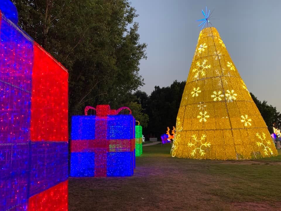 Hunter Valley Christmas Lights Public Day Tour 2023 Image -6577f27346ffe