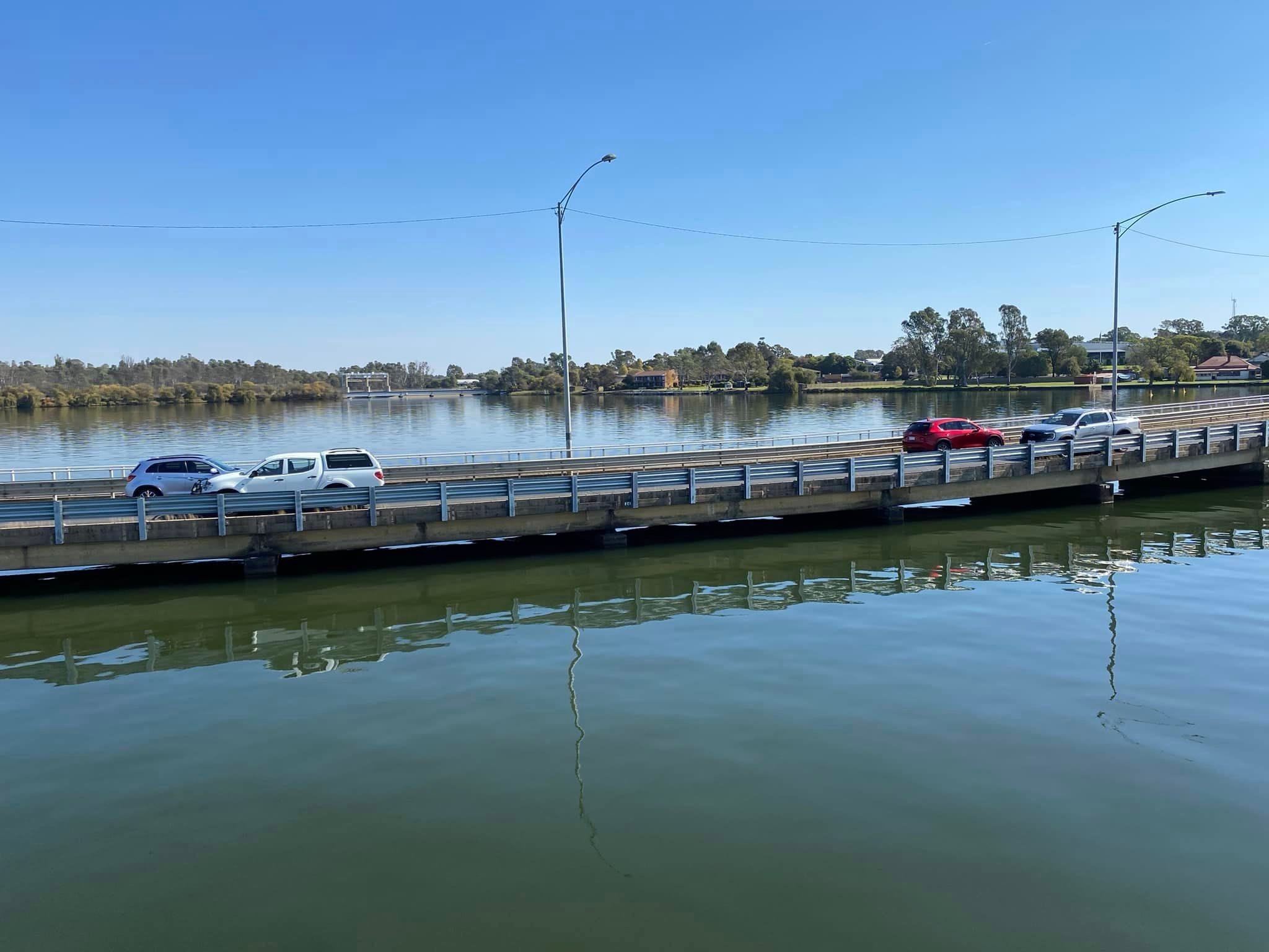 Yarrawonga - Lunch on board the Cumberoona Image -663bfbd38bf2c