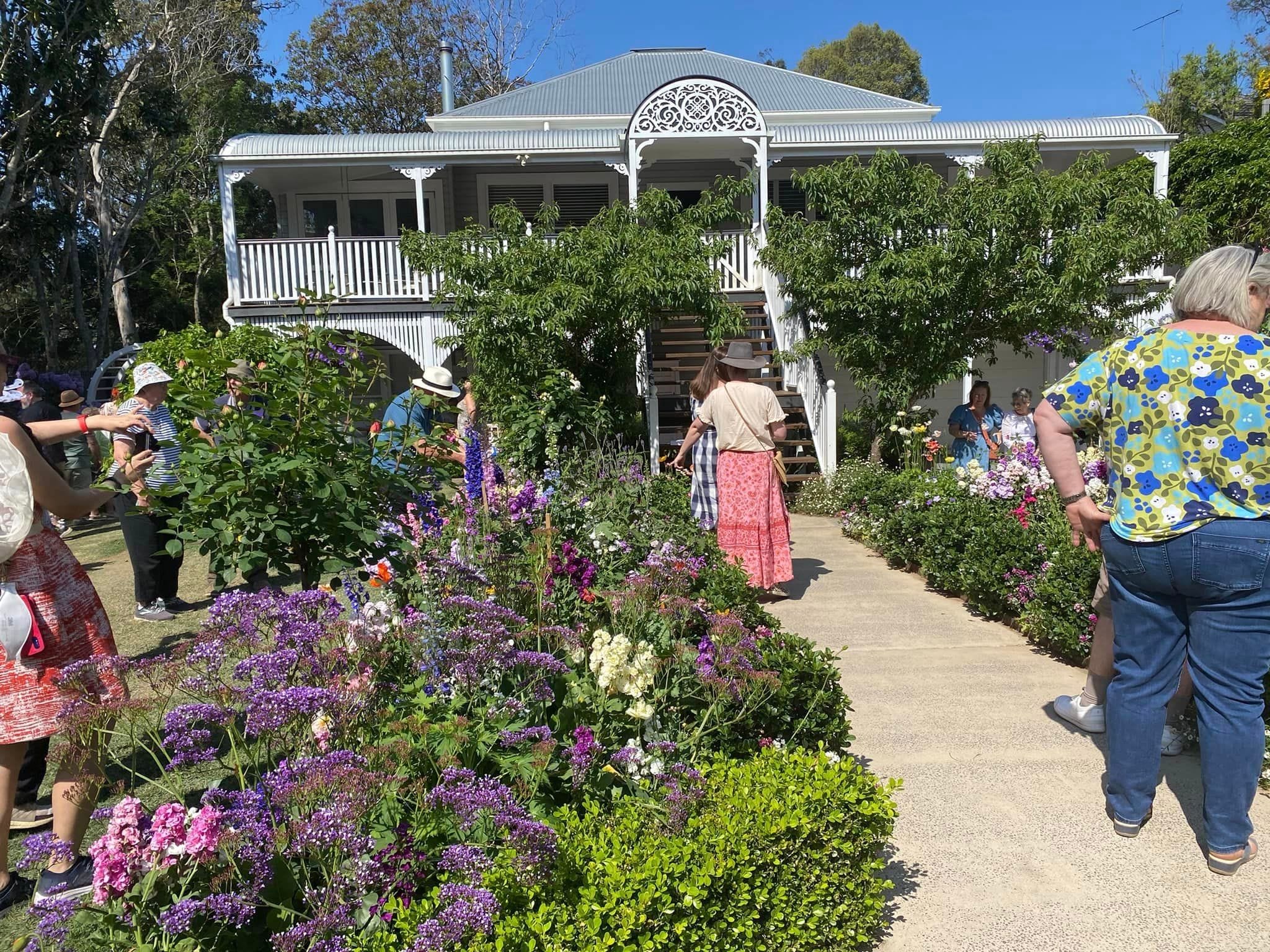 Grand Champion Toowoomba Private Gardens Winner Image -66ff8a33aa1fc