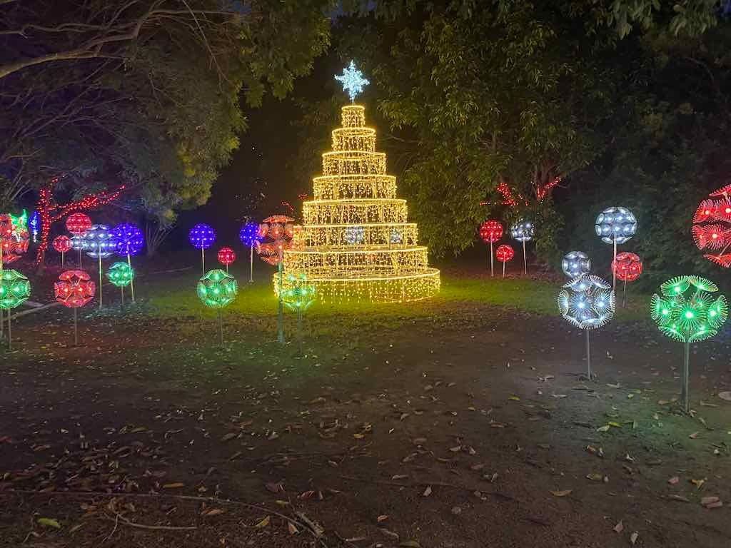 Brentwood Village Probus Group - Hunter Valley Gardens Christmas Lights Image -6736747553cab