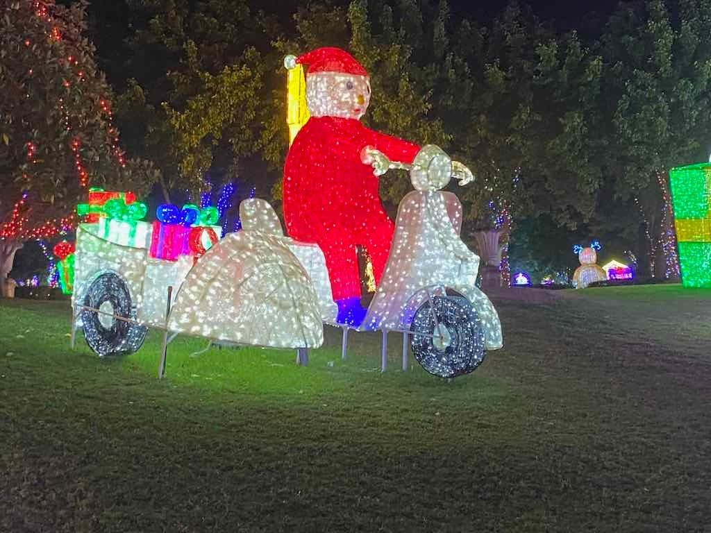 Brentwood Village Probus Group - Hunter Valley Gardens Christmas Lights Image -67367476067fd